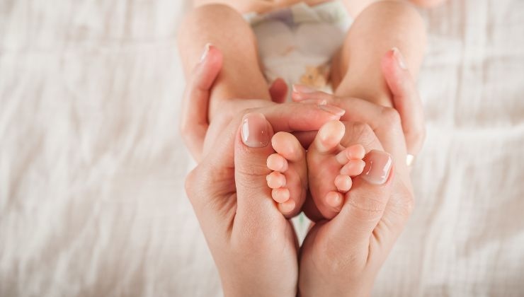 bebé cólicos consejos mamá salud masajes